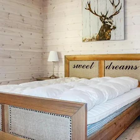 Holiday home 5 Bedroom In Matredal